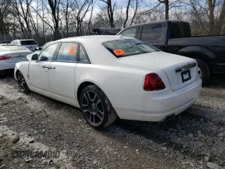 2017 Rolls-Royce Ghost z VIN SCA664S50HUX54312, wystawiony jako Copart lot #40640674 z przebiegiem Nie podano mil oraz Szkody całkowita. Historia ofert i sprzedaży dostępna na DreamBid. Obrazek 2.