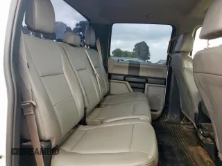 2019 Ford F-350 Lariat z VIN 1FT8W3CT5KEC67505, wystawiony jako Copart lot #58712455 z przebiegiem 198 476 mil mil oraz Czysty tytuł • Clean title. Historia ofert i sprzedaży dostępna na DreamBid. Obrazek 10.