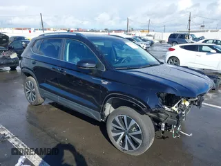 2024 Volkswagen Taos SE z VIN 3VVSX7B21RM090850, wystawiony jako IAAI lot #41795290 z przebiegiem 1 175 mil mil oraz . Historia ofert i sprzedaży dostępna na DreamBid. Obrazek 1.