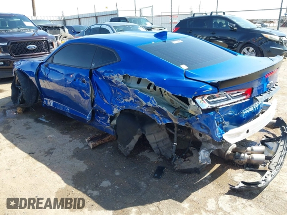 2018 Chevrolet Camaro 2SS z VIN 1G1FG1R77J0179000, wystawiony jako IAAI lot #42012808 z przebiegiem 32 013 mil mil oraz . Historia ofert i sprzedaży dostępna na DreamBid. Obrazek 6.