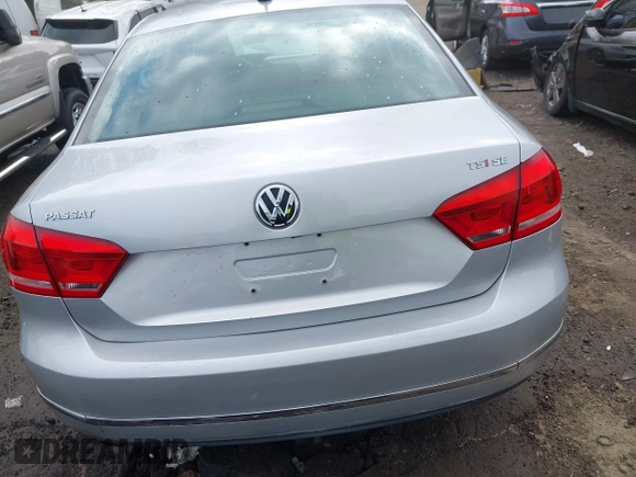 2015 Volkswagen Passat Sport с VIN 1VWBT7A35FC050110, выставлен на аукционе IAAI как лот 41937257 с пробегом 113 396 миль миль и . История ставок и продаж доступна на DreamBid. Изображение 16.