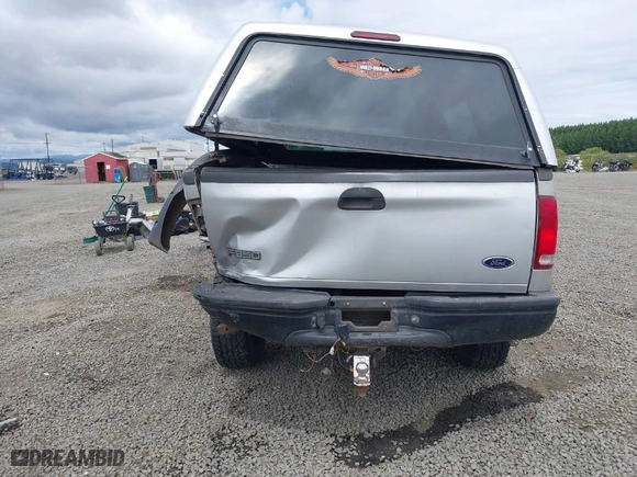 1999 Ford Super Duty F-350 SRW XL with VIN 1FTSW31S0XEA35918, listed as a IAAI auction lot 39676891 with NaN miles. Bid and sale history available at carsss.com. Image 16.