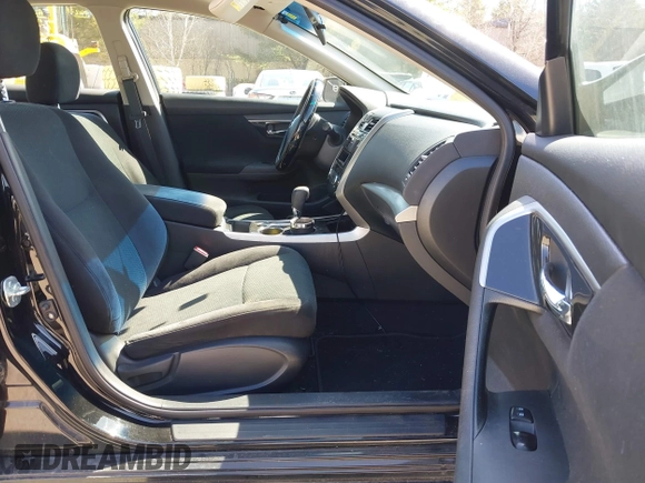 2014 Nissan Altima 2.5 S with VIN 1N4AL3AP7EN334681, listed as a IAAI auction lot 41985733 with 144,544 mi miles. Bid and sale history available at carsss.com. Image 5.