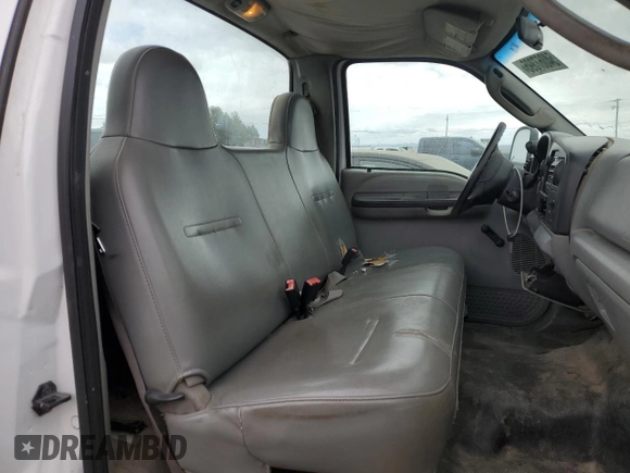 2006 Ford F-350 XL with VIN 1FTSF305X6EC68845, listed as a Copart auction lot 54067395 with 297,762 mi miles and Clean Title. Bid and sale history available at DreamBid. Image 10.