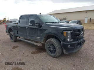 2019 Ford F-250 XL z VIN 1FT7W2BT1KEF39037, wystawiony jako IAAI lot #41867881 z przebiegiem 242 983 mil mil oraz . Historia ofert i sprzedaży dostępna na DreamBid. Obrazek 1.