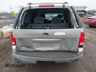 2002 Ford Explorer XLT с VIN 1FMZU73K72ZC76154, выставлен на аукционе IAAI как лот 41539636 с пробегом 177 723 миль миль и . История ставок и продаж доступна на DreamBid. Изображение 6.