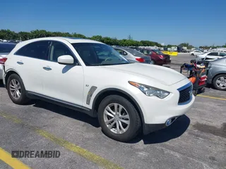 2017 Infiniti QX70 z VIN JN8CS1MU4HM142385, wystawiony jako IAAI lot #41774588 z przebiegiem 80 015 mil mil oraz . Historia ofert i sprzedaży dostępna na DreamBid. Obrazek 1.