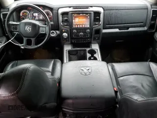 2015 Ram 1500 Sport z VIN 1C6RR7MT2FS549097, wystawiony jako Copart lot #52526255 z przebiegiem 153 396 mil mil oraz Czysty tytuł • Clean title. Historia ofert i sprzedaży dostępna na DreamBid. Obrazek 8.