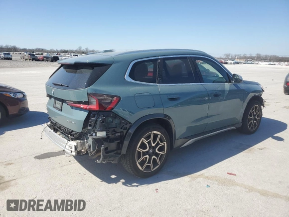 2024 BMW X1 xDrive28i with VIN WBX73EF00R5Z01009, listed as a Copart auction lot 48136195 with 15,133 mi miles and Salvage Title. Bid and sale history available at carsss.com. Image 3.