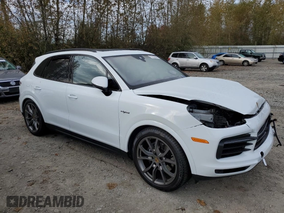 2021 Porsche Cayenne E-Hybrid Hybrid z VIN WP1AE2AY8MDA24095, wystawiony jako Copart lot #73733544 z przebiegiem 36 913 mil mil oraz Szkoda całkowita • Salvage title. Historia ofert i sprzedaży dostępna na DreamBid. Obrazek 4.