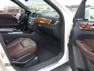 2015 Mercedes-Benz M 400 with VIN 4JGDA5GB8FA481715, listed as a IAAI auction lot 39877227 with 113,417 mi miles and . Bid and sale history available at DreamBid. Image 5.