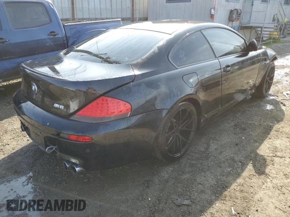 2006 BMW M6 z VIN WBSEH93496B797016, wystawiony jako Copart lot #45987075 z przebiegiem 51 374 mil mil oraz Czysty tytuł • Clean title. Historia ofert i sprzedaży dostępna na DreamBid. Obrazek 3.