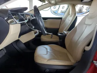 2013 Tesla Model S with VIN 5YJSA1DN9DFP09597, listed as a Copart auction lot 60174125 with 138,668 mi miles and Clean title. Bid and sale history available at DreamBid. Image 7.