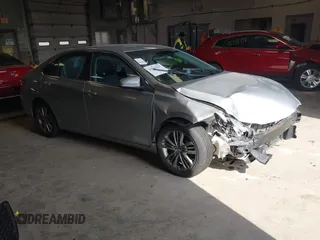 2015 Toyota Camry XLE with VIN 4T1BF1FK9FU072205, listed as a IAAI auction lot 42061915 with 117,807 mi miles. Bid and sale history available at carsss.com. Image 1.