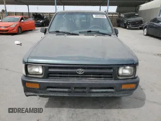 1993 Toyota Pickup z VIN 4TARN81AXPZ093111, wystawiony jako Copart lot #50526505 z przebiegiem 163 893 mil mil oraz Szkoda całkowita • Salvage title. Historia ofert i sprzedaży dostępna na DreamBid. Obrazek 5.