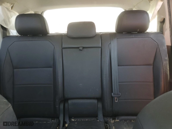 2020 Volkswagen Tiguan SE with VIN 3VV3B7AX0LM163388, listed as a Copart auction lot 50042615 with 157,904 mi miles and Salvage Title. Bid and sale history available at carsss.com. Image 10.