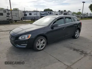 2015 Volvo V60 T5 Drive-E Premier with VIN YV140MEK4F1261924, listed as a Copart auction lot 53111885 with 86,620 mi miles and Salvage Title. Bid and sale history available at carsss.com. Image 1.