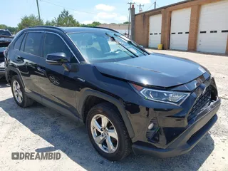2021 Toyota RAV4 Hybrid LE z VIN 2T3B6RFV7MW020889, wystawiony jako IAAI lot #42546850 z przebiegiem 75 237 mil mil oraz . Historia ofert i sprzedaży dostępna na DreamBid. Obrazek 1.