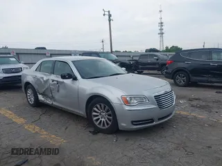 2012 Chrysler 300 с VIN 2C3CCAAG5CH116529, выставлен на аукционе IAAI как лот 42231325 с пробегом 279 975 миль миль и . История ставок и продаж доступна на DreamBid. Изображение 1.
