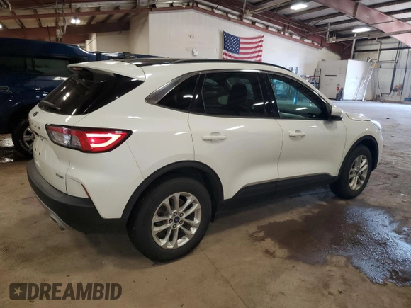 2020 Ford Escape SE with VIN 1FMCU9G68LUC34220, listed as a Copart auction lot 60155395 with 48,427 mi miles and Clean title. Bid and sale history available at DreamBid. Image 3.