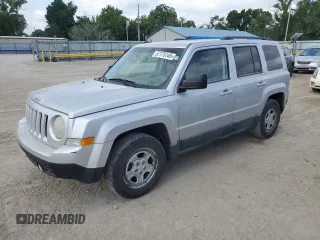 2011 Jeep Patriot Sport z VIN 1J4NT1GA8BD227976, wystawiony jako Copart lot #57175145 z przebiegiem 218 452 mil mil oraz Tytuł czysty. Historia ofert i sprzedaży dostępna na DreamBid. Obrazek 1.