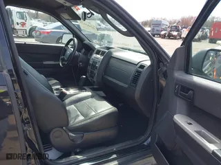 2009 Ford Escape XLT with VIN 1FMCU93GX9KC80750, listed as a IAAI auction lot 41953121 with 165,856 mi miles. Bid and sale history available at carsss.com. Image 5.