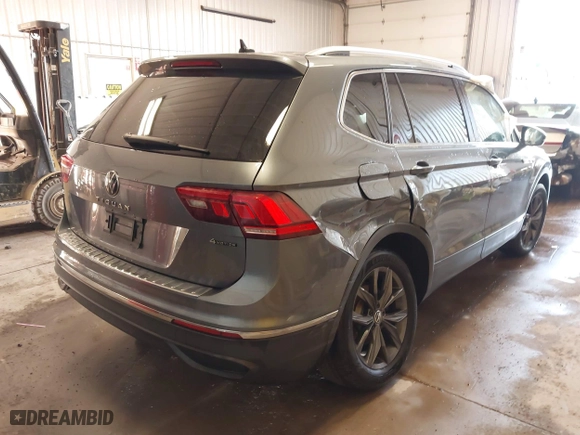 2022 Volkswagen Tiguan SE with VIN 3VV2B7AX5NM165068, listed as a IAAI auction lot 41520963 with 24,829 mi miles. Bid and sale history available at carsss.com. Image 4.