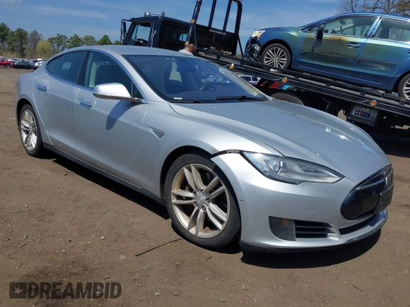 2015 Tesla Model S 85D with VIN 5YJSA1H2XFF084145, listed as a IAAI auction lot 42101755 with 105,660 mi miles. Bid and sale history available at carsss.com. Image 6.