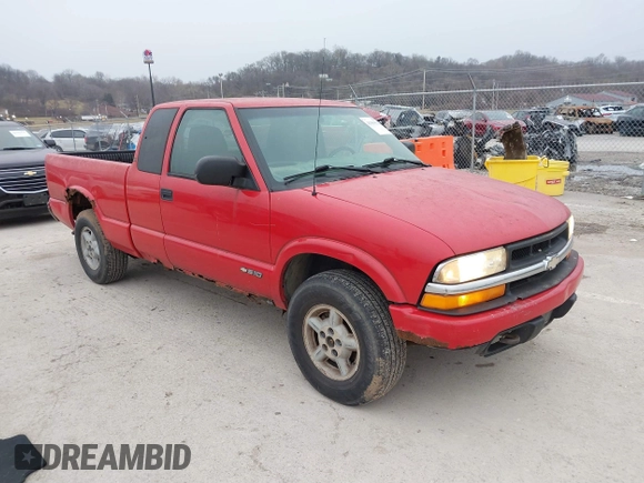 2002 Chevrolet S-10 LS with VIN 1GCDT19W928196725, listed as a IAAI auction lot 41460012 with 191,621 mi miles. Bid and sale history available at carsss.com. Image 1.