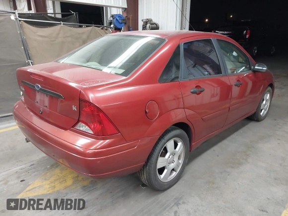 2003 Ford Focus SE z VIN 1FAFP34Z83W231672, wystawiony jako IAAI lot #42322702 z przebiegiem 173 625 mil mil oraz . Historia ofert i sprzedaży dostępna na DreamBid. Obrazek 4.