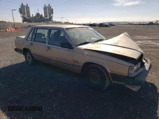 1988 Volvo 740 with VIN YV1FX8849J2284577, listed as a Copart auction lot 86113524 with 199,153 mi miles and Salvage Title. Bid and sale history available at carsss.com. Image 4.
