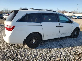 2011 Honda Odyssey LX with VIN 5FNRL5H23BB084501, listed as a Copart auction lot 48118105 with 317,420 mi miles and Salvage Title. Bid and sale history available at carsss.com. Image 3.