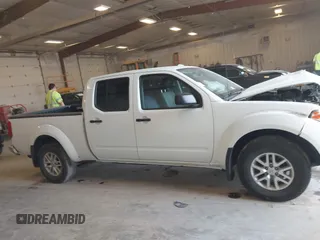 2018 Nissan Frontier SV z VIN 1N6DD0FV7JN718221, wystawiony jako IAAI lot #42118492 z przebiegiem 132 413 mil mil oraz . Historia ofert i sprzedaży dostępna na DreamBid. Obrazek 13.