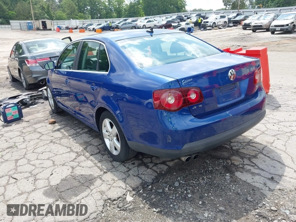 2008 Volkswagen Jetta SE with VIN 3VWRM71K98M141627, listed as a IAAI auction lot 42264826 with 204,525 mi miles and . Bid and sale history available at DreamBid. Image 3.