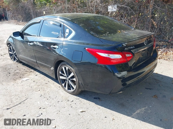 2016 Nissan Altima SR with VIN 1N4AL3AP0GC183732, listed as a IAAI auction lot 40519031 with 72,053 mi miles and . Bid and sale history available at carsss.com. Image 3.
