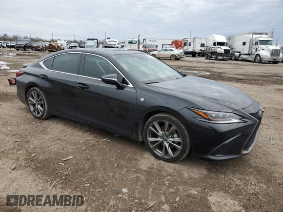 2019 Lexus ES with VIN 58ABZ1B1XKU009721, listed as a Copart auction lot 45947035 with 70,117 mi miles and Salvage Title. Bid and sale history available at carsss.com. Image 4.