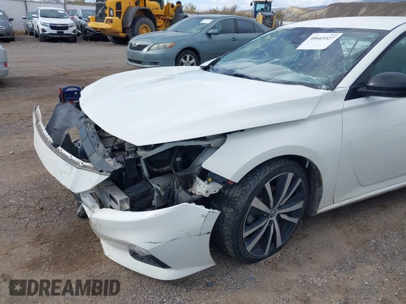 2020 Nissan Altima SR z VIN 1N4BL4CVXLC214582, wystawiony jako IAAI lot #40665527 z przebiegiem 90 224 mil mil oraz . Historia ofert i sprzedaży dostępna na DreamBid. Obrazek 17.