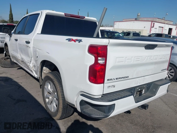 2022 Chevrolet Silverado 1500 Custom with VIN 1GCPDBEK2NZ627732, listed as a IAAI auction lot 41718968 with 1 mi miles. Bid and sale history available at carsss.com. Image 3.