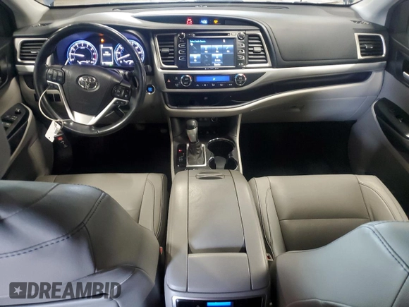 2017 Toyota Highlander XLE with VIN 5TDJZRFH4HS425659, listed as a Copart auction lot 59679785 with 170,593 mi miles and Salvage title. Bid and sale history available at DreamBid. Image 8.