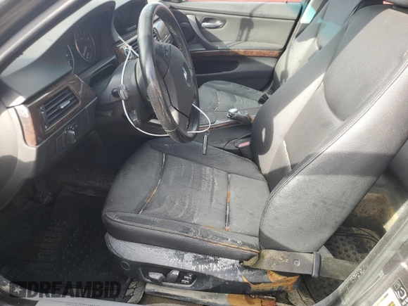 2006 BMW 3 Series 325i z VIN WBAVB13556KX43728, wystawiony jako Copart lot #85220364 z przebiegiem Nie podano mil oraz Nie do naprawy • Non repairable. Historia ofert i sprzedaży dostępna na DreamBid. Obrazek 7.