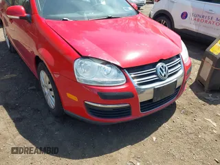 2010 Volkswagen Jetta Sedan S with VIN 3VWJZ7AJ0AM024143, listed as a IAAI auction lot 42082583 with 177,888 mi miles. Bid and sale history available at carsss.com. Image 6.