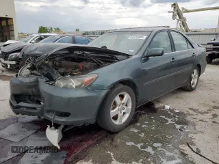 2002 Toyota Camry LE z VIN 4T1BE32K62U566987, wystawiony jako Copart lot #54318685 z przebiegiem 162 432 mil mil oraz Szkoda całkowita • Salvage title. Historia ofert i sprzedaży dostępna na DreamBid. Obrazek 1.