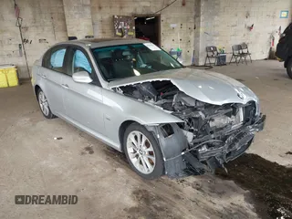 2011 BMW 3 Series 328i xDrive z VIN WBAPK7C55BA819217, wystawiony jako IAAI lot #41994555 z przebiegiem 204 559 mil mil oraz . Historia ofert i sprzedaży dostępna na DreamBid. Obrazek 1.