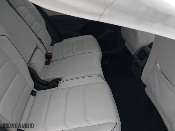 2019 Volkswagen Tiguan SEL Premium with VIN 3VV4B7AXXKM053709, listed as a IAAI auction lot 40840656 with 60,970 mi miles. Bid and sale history available at carsss.com. Image 8.