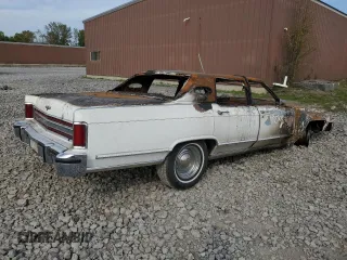 1979 Lincoln Continental with VIN 9Y82S766461, listed as a Copart auction lot 72346644 with Not Provided miles and Salvage Title. Bid and sale history available at DreamBid. Image 3.