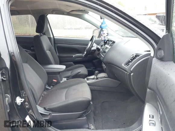 2019 Mitsubishi Outlander Sport SE 2.0 with VIN JA4AP4AU3KU027272, listed as a IAAI auction lot 42013682 with 92,783 mi miles. Bid and sale history available at carsss.com. Image 5.