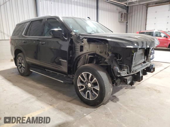 2022 Chevrolet Tahoe LS z VIN 1GNSKMKD8NR330151, wystawiony jako Copart lot #57070205 z przebiegiem 61 531 mil mil oraz Szkoda całkowita • Salvage title. Historia ofert i sprzedaży dostępna na DreamBid. Obrazek 4.