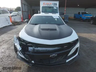 2019 Chevrolet Camaro 1SS with VIN 1G1FE1R78K0120917, listed as a IAAI auction lot 40787647 with 52,505 mi miles. Bid and sale history available at carsss.com. Image 12.