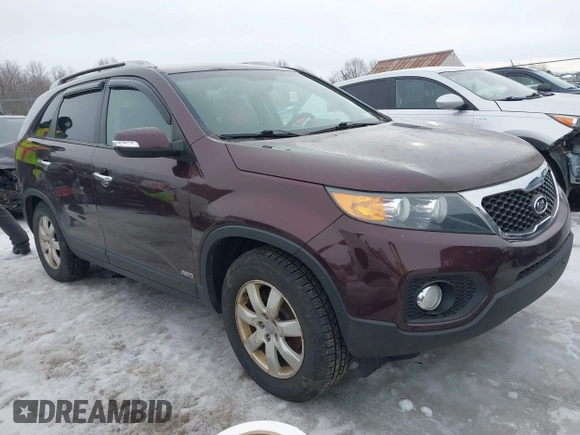 2012 Kia Sorento LX with VIN 5XYKTDA27CG286497, listed as a IAAI auction lot 41644275 with 172,913 mi miles. Bid and sale history available at carsss.com. Image 1.