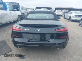 2022 BMW Z4 sDrive30i with VIN WBAHF3C05NWX43513, listed as a IAAI auction lot 41581487 with 9,651 mi miles. Bid and sale history available at carsss.com. Image 15.